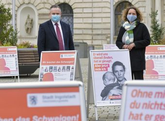 Gewalt gegen Frauen Aktion Rathausplatz