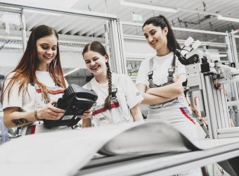 Digital Girls’ Day at Audi – girls experience technology