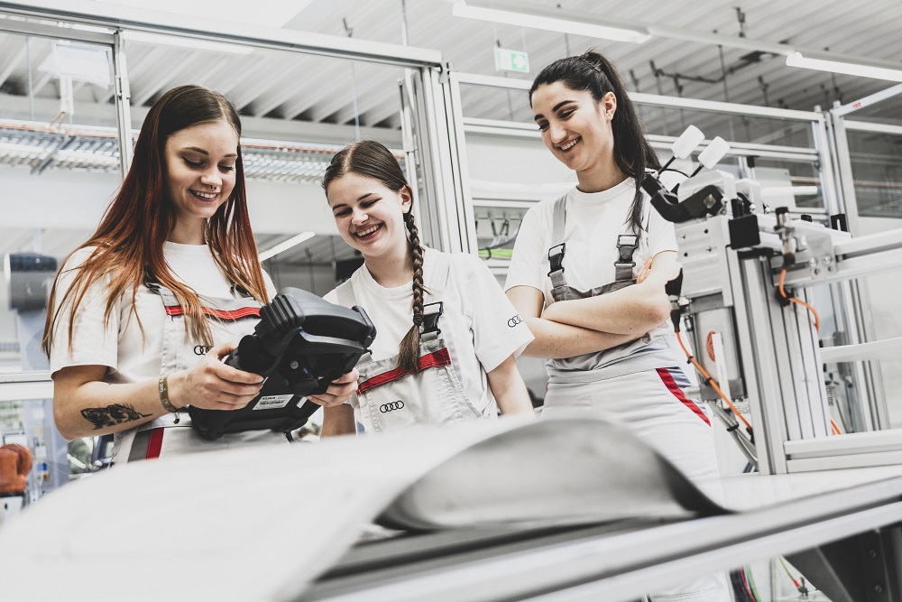 Digital Girls’ Day at Audi – girls experience technology