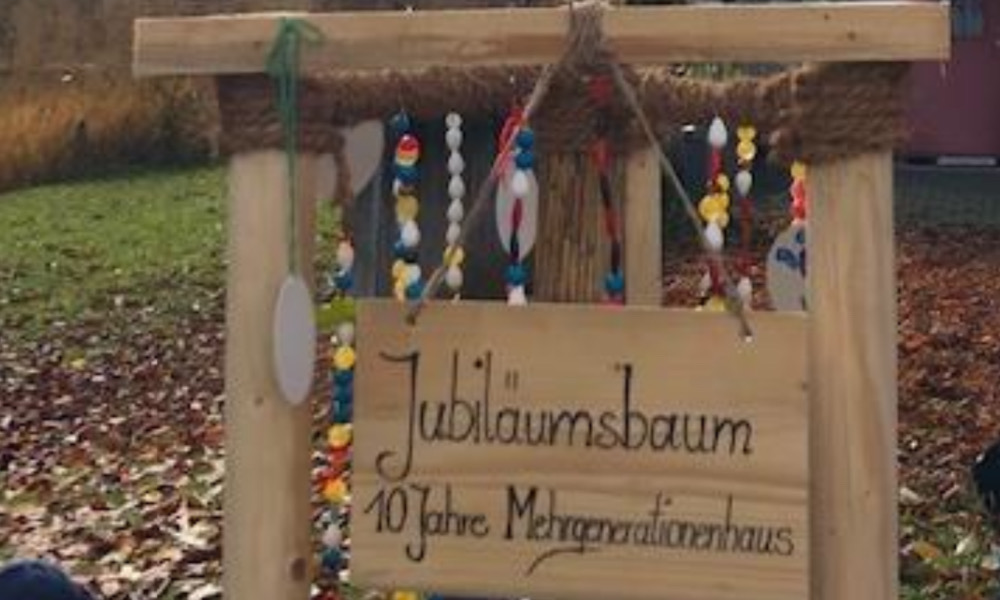 Jubiläumsbaum 10 Jahre Mehrgenerationenhaus_Mühlbauer_1000pixel