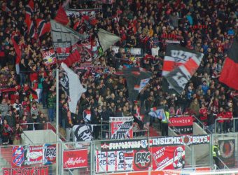 Bild aus besseren tagen - die Fankurve der Schanzer Foto Kurka_1000