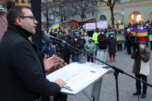 „Der Welt ist es nicht egal, was in einem anderen Land passiert und setzt sich für Frieden ein“, sagte Stadtrat Christian De Lapuente (SPD)