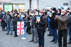 Teilnehmer der Friedenskundgebung in Ingolstadt