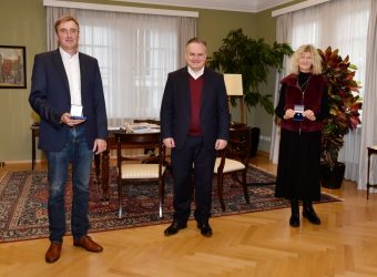 Oberbürgermeister Christian Scharpf empfing Ferdinand Bugany und Elisabeth Bitterwolf im Alten Rathaus Foto Stadt Ingolstadt Betz_1000