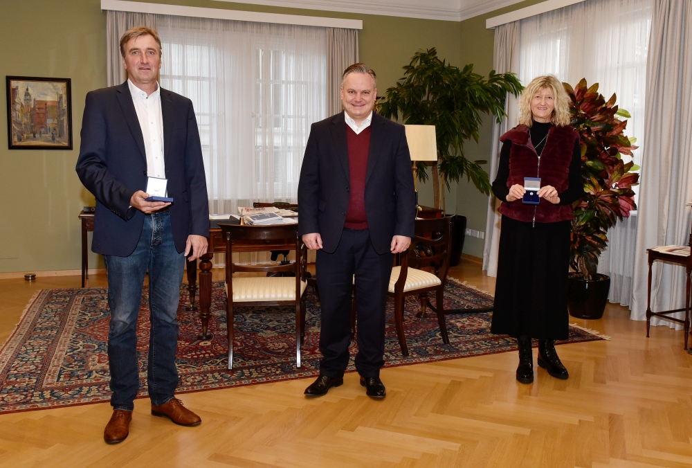 Oberbürgermeister Christian Scharpf empfing Ferdinand Bugany und Elisabeth Bitterwolf im Alten Rathaus Foto Stadt Ingolstadt Betz_1000