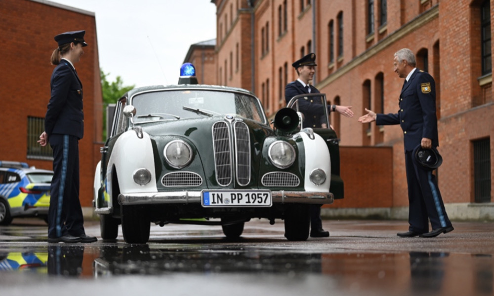 Verabschiedung Dienststellenleiter Heigl_Polizeipräsidium Oberbayern Nord_1000pixel