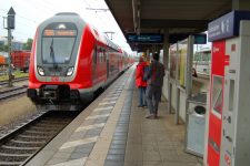 Zug Bahn Gleiese Bahnhof Foto Kurka_1000