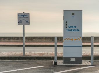 elektromobilität pixabay charging-station-gc423c16ea_1920