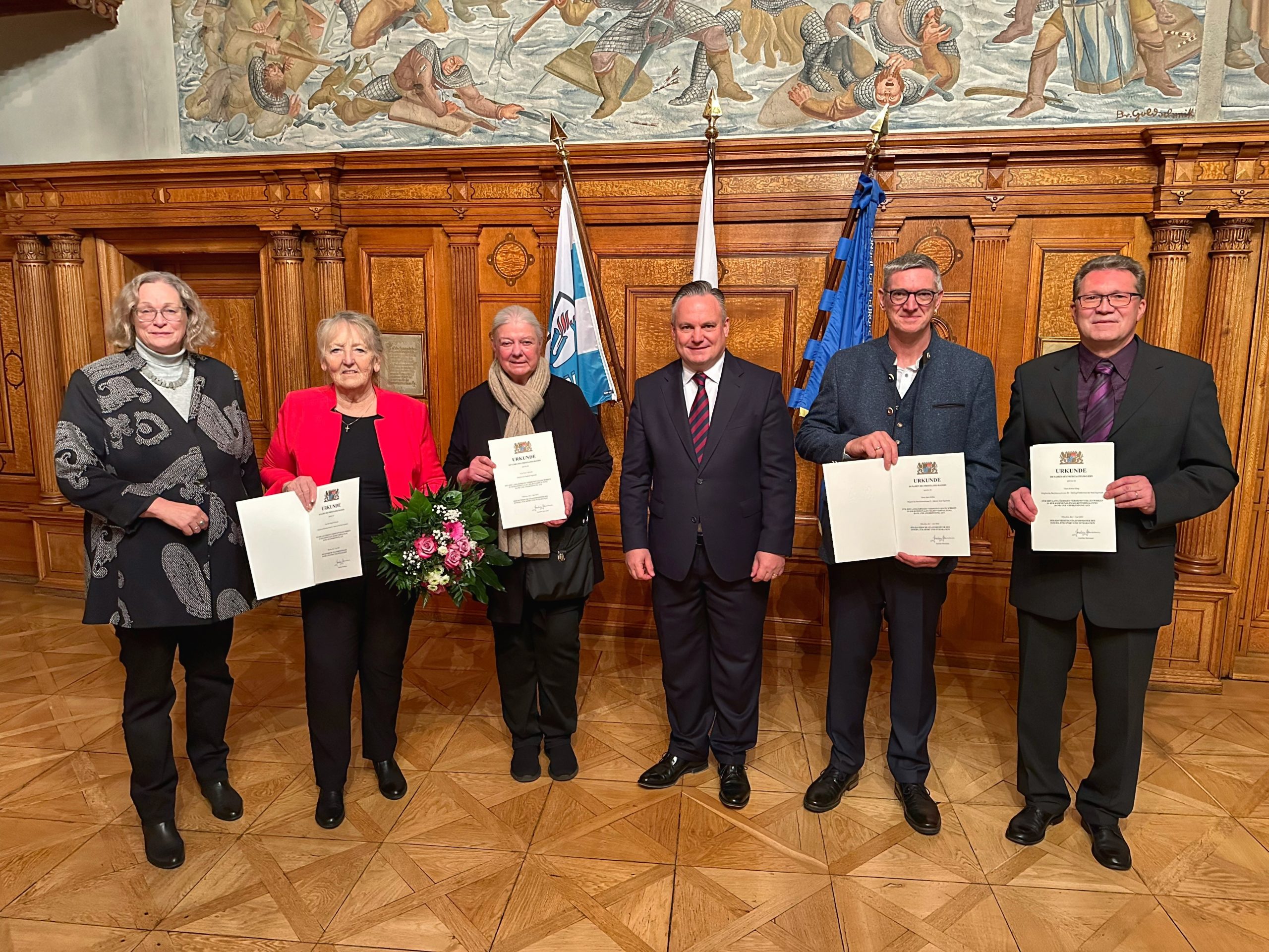 Gruppenbild Ehrung für Engagement für die Kommunalpolitik_Stadt Ingolstadt