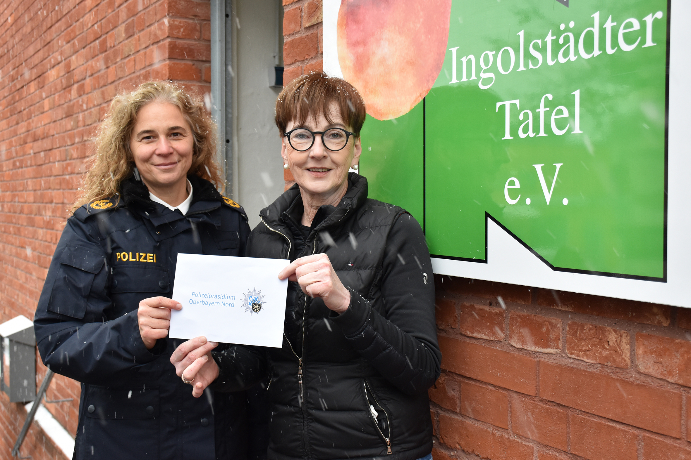 Spendenübergabe Polizeipräsidium Oberbayern Nord an die Tafel Ingolstadt