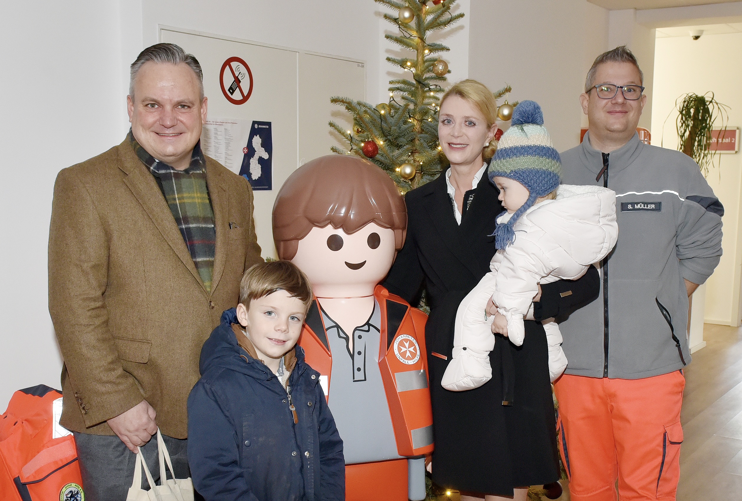 Weihnachtsbesuch OB bei der Johanniter Unfall-Hilfe_Betz