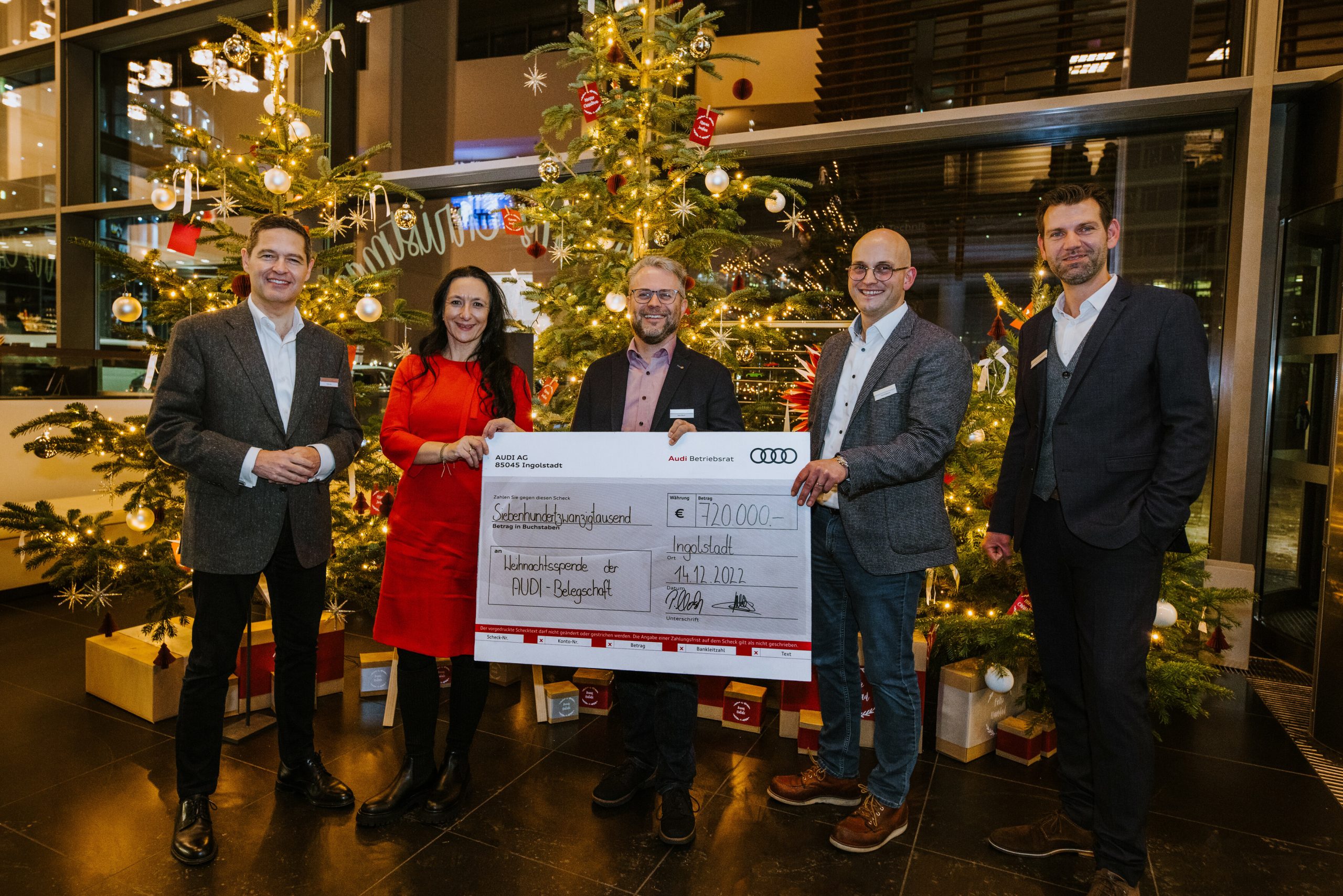 Weihnachtsspende: Audi Belegschaft spendet 720.000 Euro für regionale Organisationen