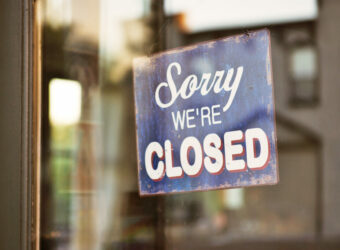 Schild: Were Closed