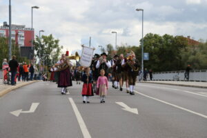 festumzug-herbstfest-2023_in-direkt_057