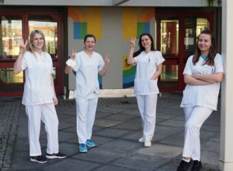 Die Mitarbeiter*innen des Pflegedienstes am Klinikum Ingolstadt nahmen am qualifizierten Deutschkurs in den bfz teil.