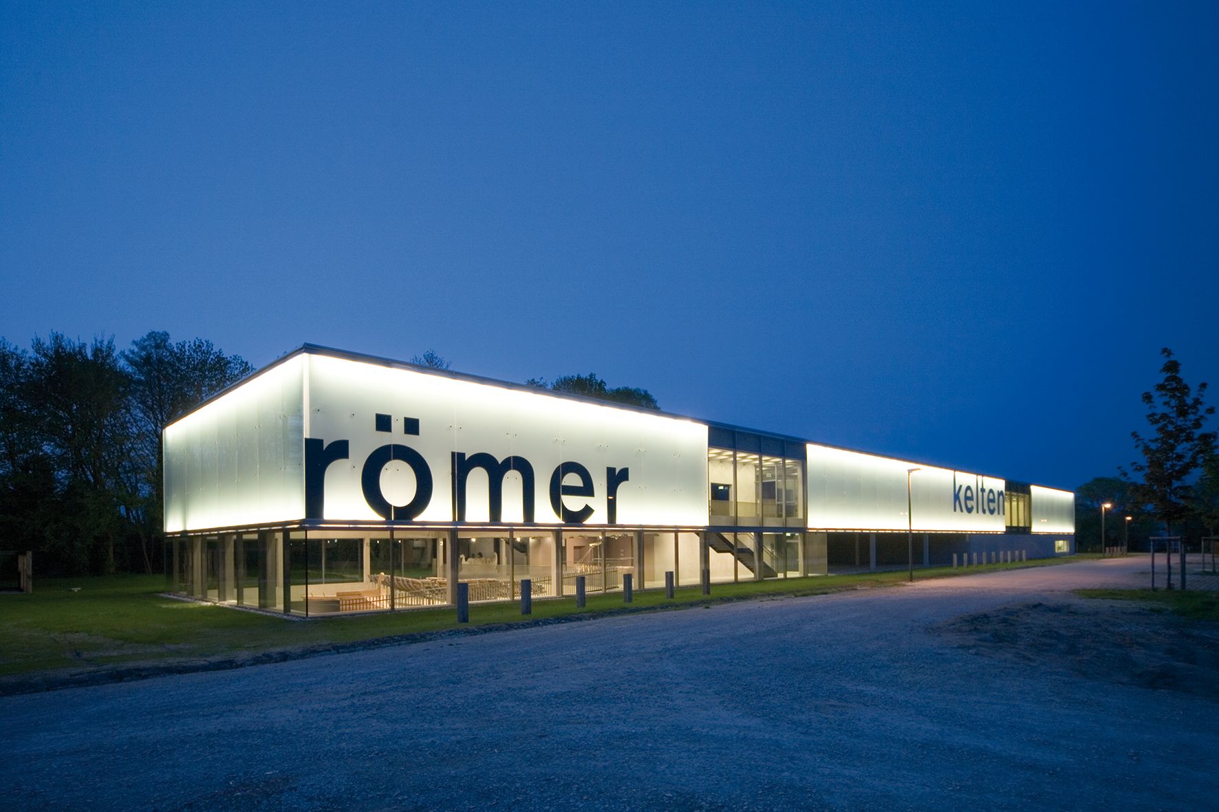 Das kelten römer museum manching in der Abenddämmerung